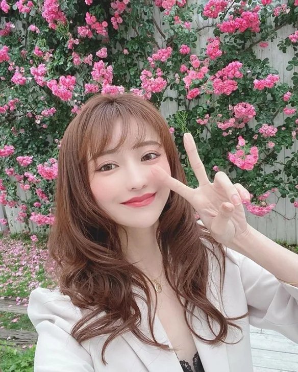 一颦一笑皆是极致妖娆！岛国知名宅男女神爱沢えみり