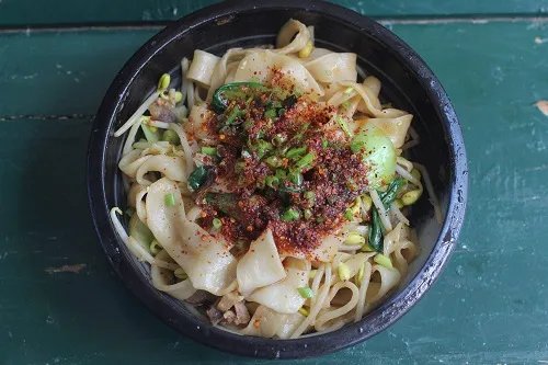 油泼面的做法窍门 家常油泼面怎么做好吃