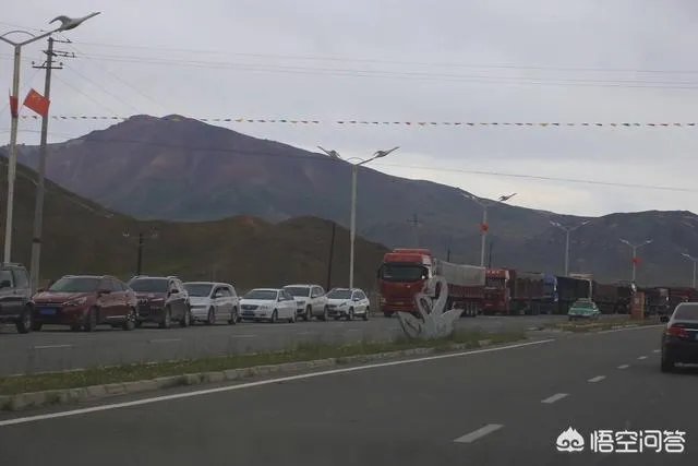 你印象中的大西北还是那个骑骆驼上学的景象吗,现在是什么样子的?