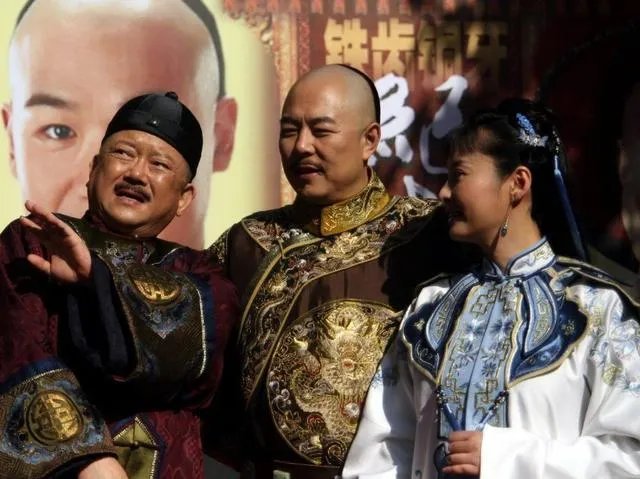 乾隆帝皇子众多，晚年为什么没有出现皇子夺嫡的情况？