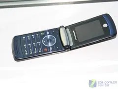 两个大彩屏——摩托罗拉 V8