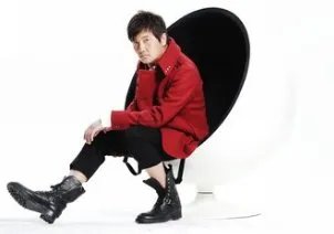 《少年包青天》的主题曲是谁唱的？