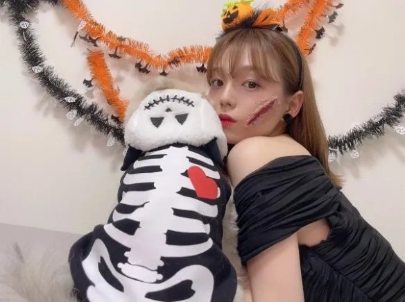 性感倍增！日本头灯女星篠崎爱重返美图：体香四溢！