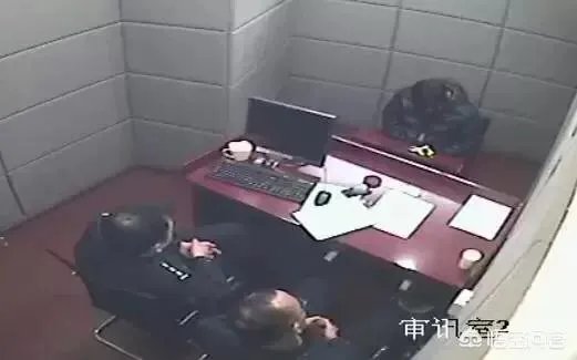 男子“八进宫”在派出所痛哭，老婆每次说同一句话“我们等你回来”，这事你怎么看？