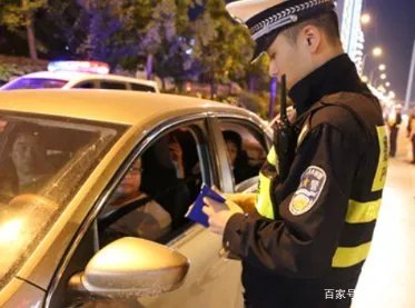 江西玛莎拉蒂女醉驾喊于伟，警方通报来了，此事中哪些信息值得关注？