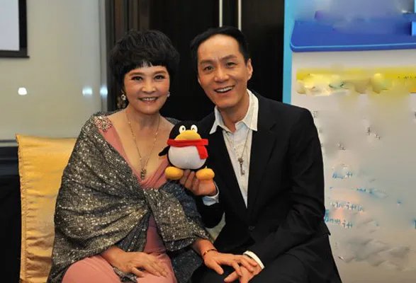 冯远征梁丹妮相差了几岁？  相差三岁的姐弟恋甜蜜二十年