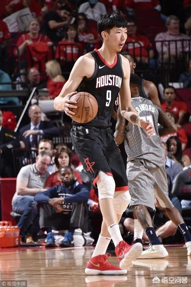 火箭队主场球迷朝着场上大喊:快把球传给周琦,我们要看他投篮,你是如何看待这个问题呢?