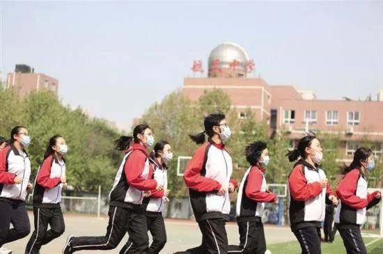 初中生体育课跑步200米猝死，为啥猝死的事情频发？