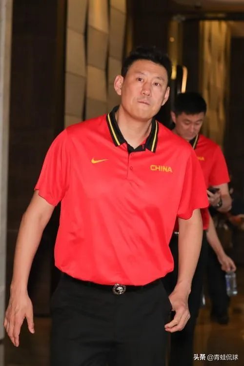 中国男篮主帅李楠在球员时期什么水平?和朱芳雨相比怎么样?