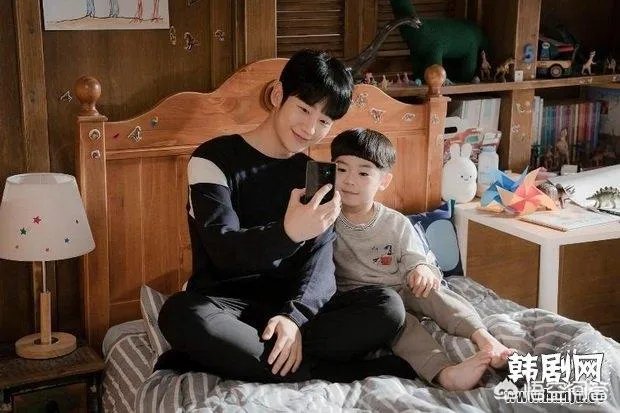 《春夜》韩志旼,丁海寅带儿子出游甜蜜恩爱,重重难关如何过?