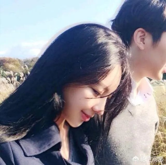 有没有这个图片的情侣头像呀？