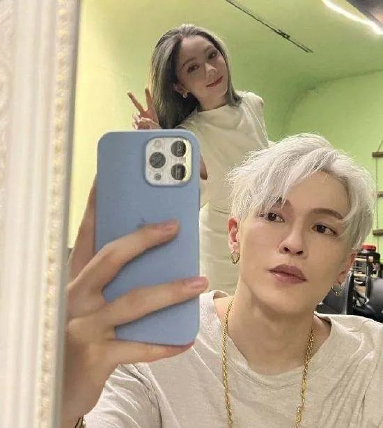 邓紫棋31岁生日，男友Mark晒合照为其庆生，他们是如何成为情侣的？