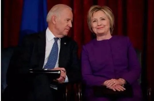 希拉里克林顿是民主党的还是共和党的