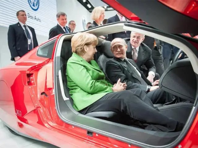 不觉得俄罗斯疫情过于快速吗？你是否觉得这其中有些诡异？