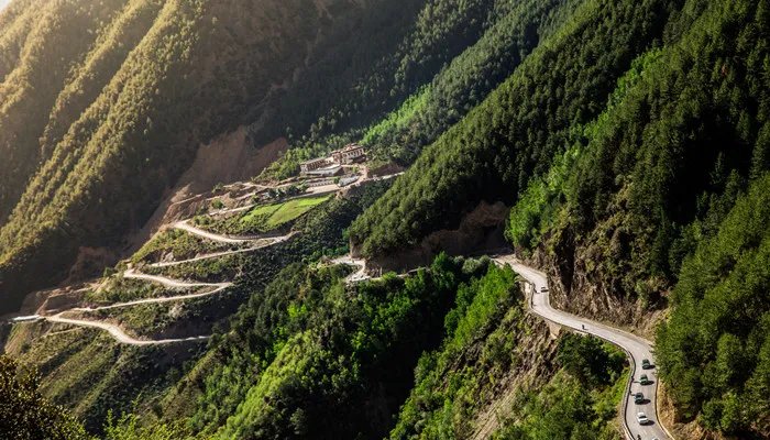 蜀道难,难于上青天指的是哪里