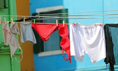 河南超汇烤肠车间环境恶劣 过期肠照用不误(图)