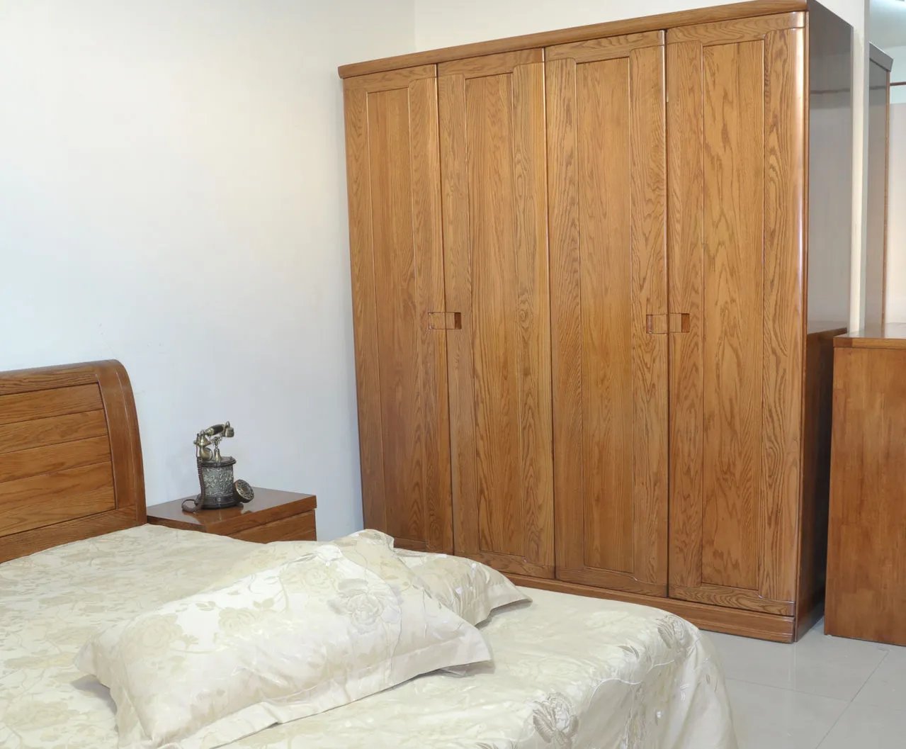 橡木实木家具的优缺点