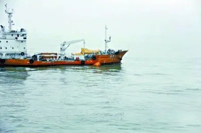 长江口一船只进水下沉，16人遇险，救援行动进行的如何了？