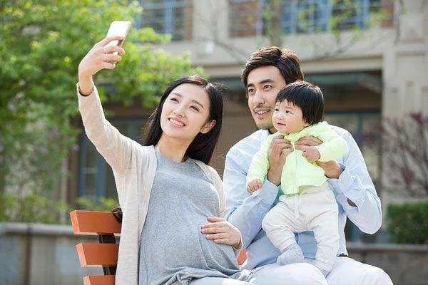 你如何看待我国总和生育率低于国际警戒线这一现象？