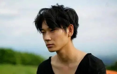 日本演员伊藤健太郎被捕，他被捕的原因是什么？