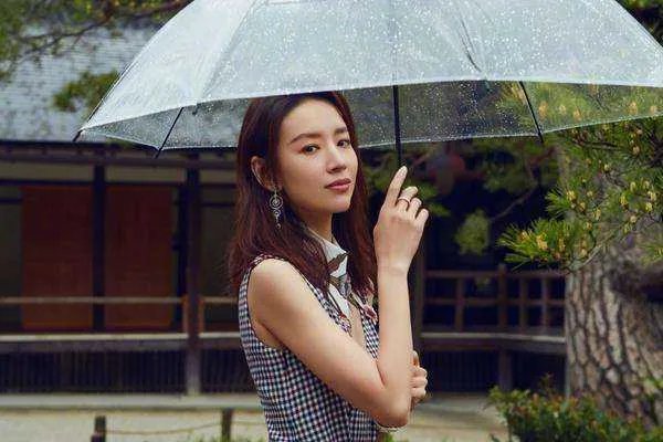 董洁和梁朝伟的关系终于被曝光，潘粤明也被蒙在鼓里，究竟发生了什么