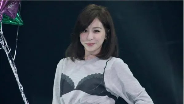 王心凌明年将推新专辑回馈粉丝，她都引起了哪些回忆杀？