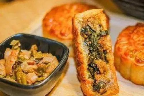 螺蛳粉等奇葩月饼畅销，网友对此有何表示？