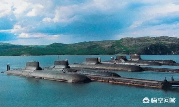 台风级战略导弹核潜艇是怎样出海的?
