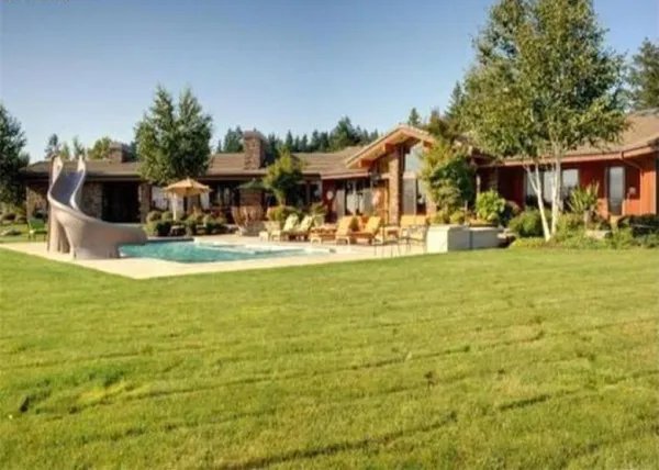 疑似冯轲美国豪宅曝光 2万平米够豪华