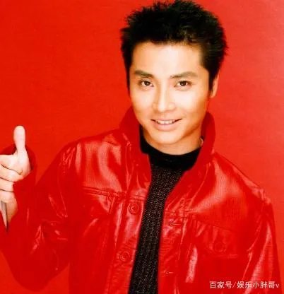 黄鹤翔26年前的《九妹》，谁注意到了MV女配角？如今怎样？