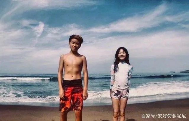 曹格夫妇为女儿庆生，10岁Grace颜值开挂，身材似模特，你怎么看？