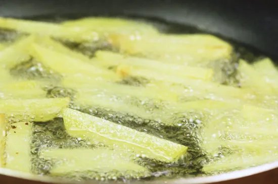 炸土豆条的做法
