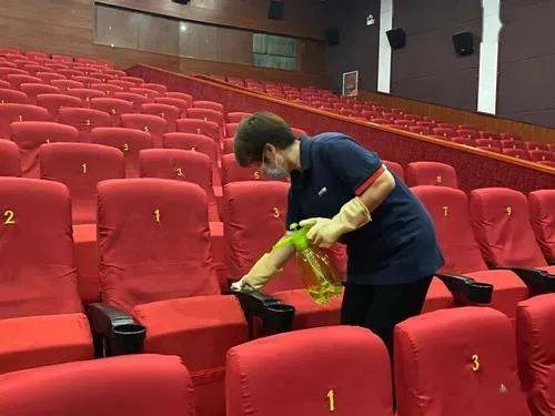 电影院开门了，看电影必须佩戴口罩，你怎么看？