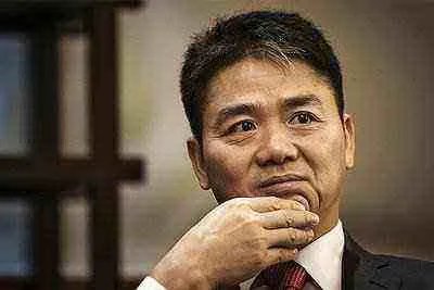 刘强东成功背后的3个女人是谁？