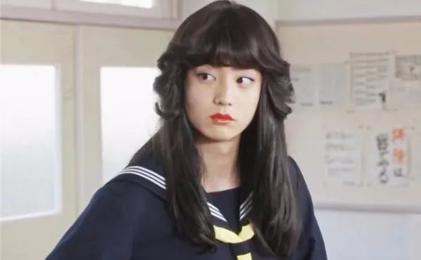 影视剧中有哪些男扮女装的明星？