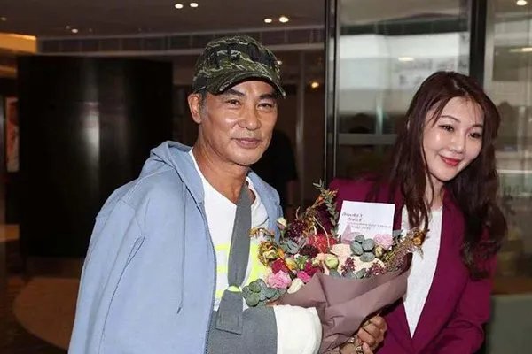 把捅伤自己的精神病称为朋友，拒绝事后的赔偿，任达华脾气为什么这么好？