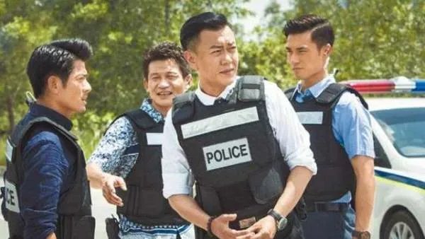 他演戏时一直不火,无奈跑去做生意,如今王思聪都高看他一眼,他是谁?