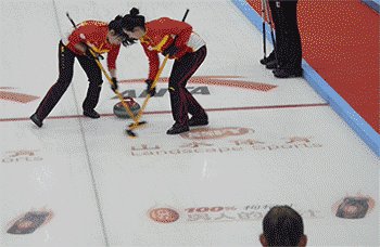 冰壶是冰块做的吗？来看下加工过程