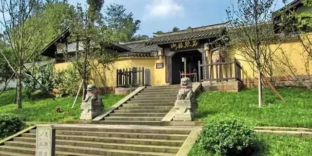 重庆出发3天自驾游攻略求推荐？