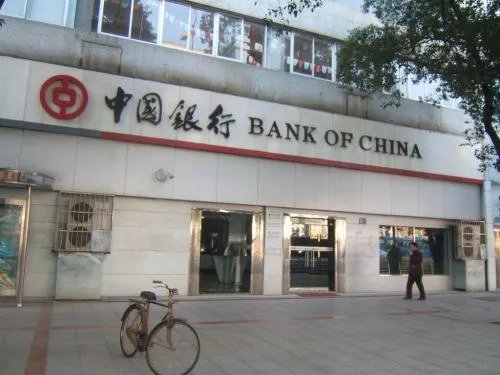 “巴菲特接班人”下注邮储，你看好银行板块吗？