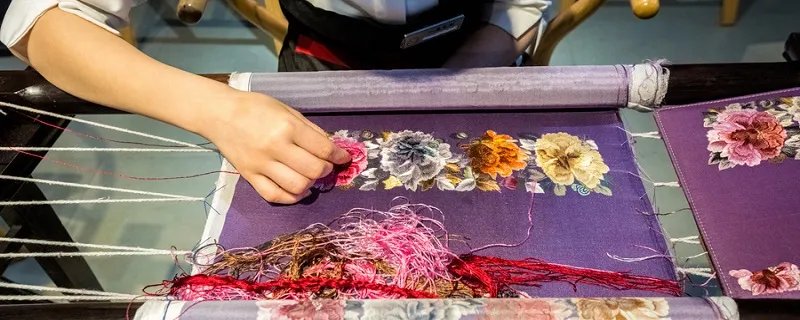 一幅壮锦主要内容概括