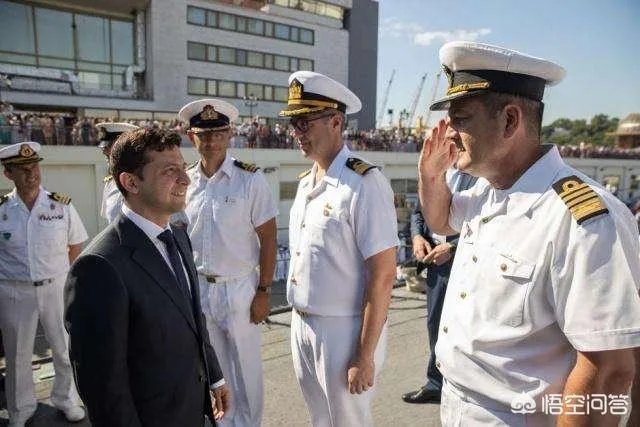 泽连斯基向普京发出邀请，希望举行有美国总统在场的三方会谈，他的愿望能实现吗？