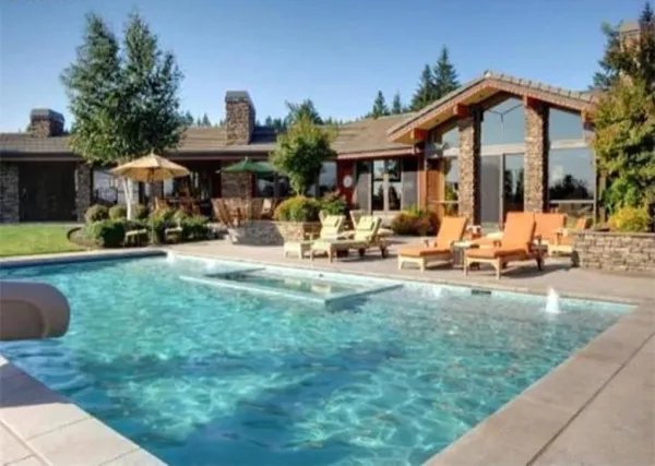 疑似冯轲美国豪宅曝光 2万平米够豪华