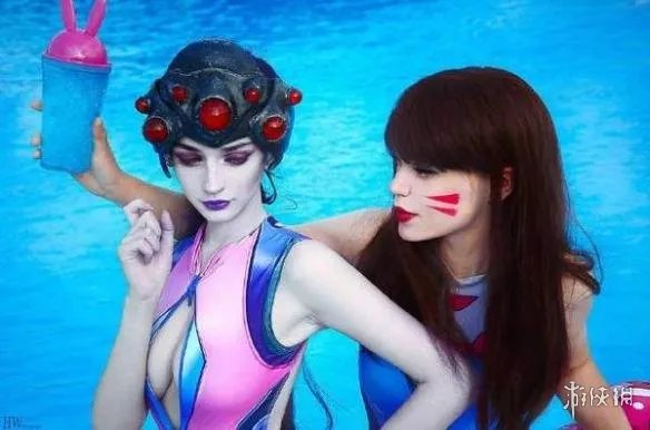 《守望先锋》泳装黑百合、D.va COS 身材傲人的性感尤物