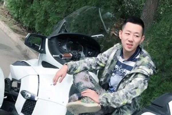 王小源在哪个平台直播 一个被骂最少的网红如今发展也不错