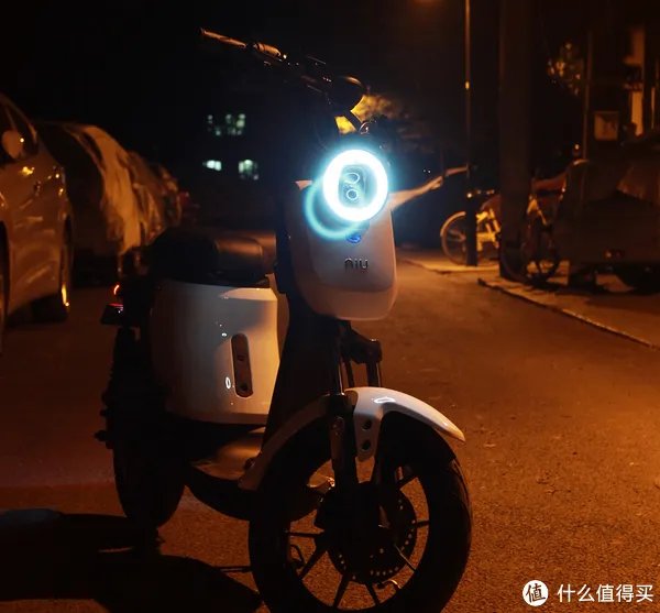 评测 篇一：新国标电动自行车实测，实力选手小牛电动US