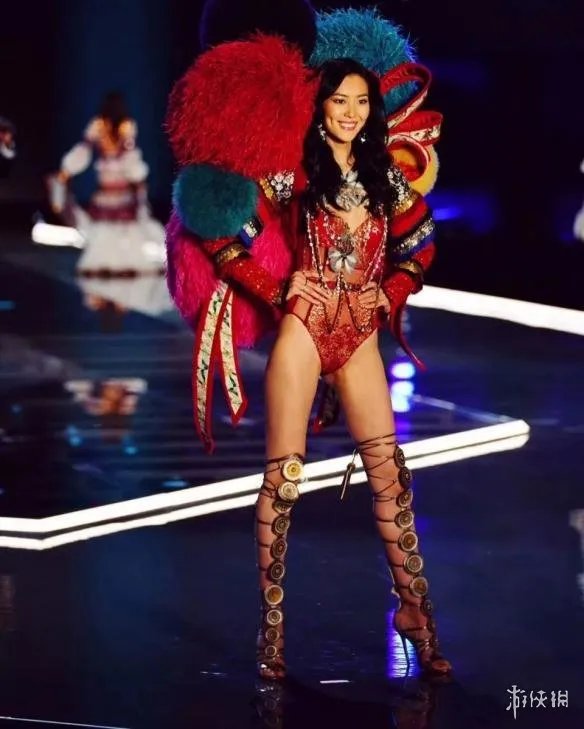 2017上海维密秀众超模美图一览 国模大放异彩看花眼了