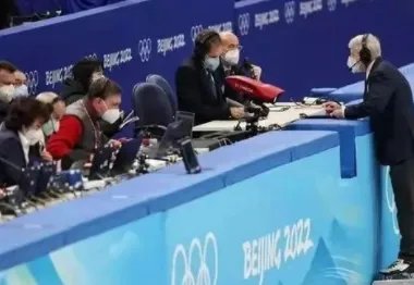 短道速滑比赛到底有多激烈?为什么那么多人都会犯规?