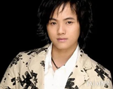 歌曲怎么狠心伤害我郑源独特魅力的“源式情歌”受欢迎