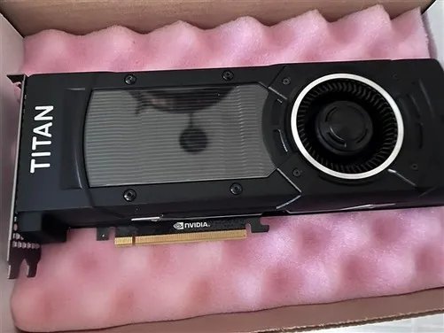 玩家买到诡异的卡皇GTX Titan X,竟然少了三个接口
